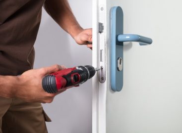 Local Locksmiths for Your Needs: How to Hire Them